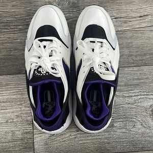 Only been used once. Semi Brand new huaraches.